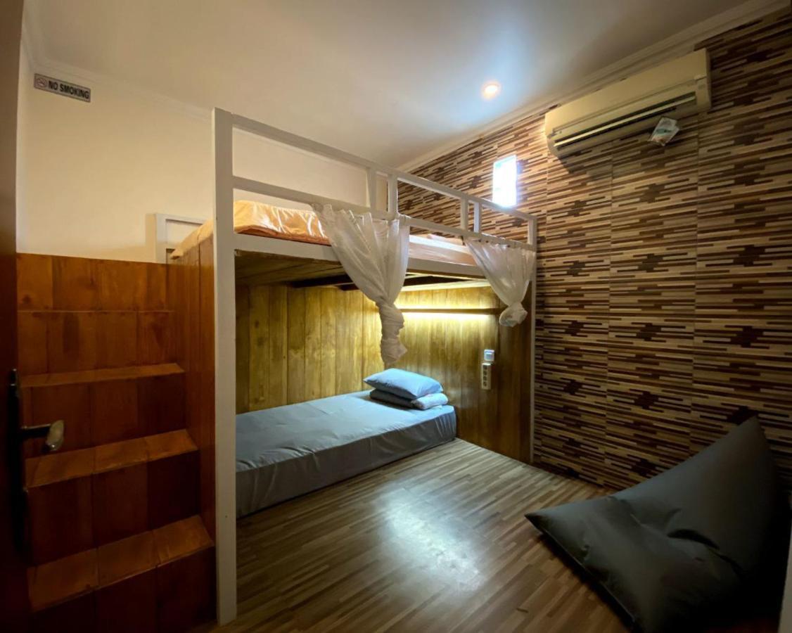Dong Paloh Hostel Munduk Eksteriør billede