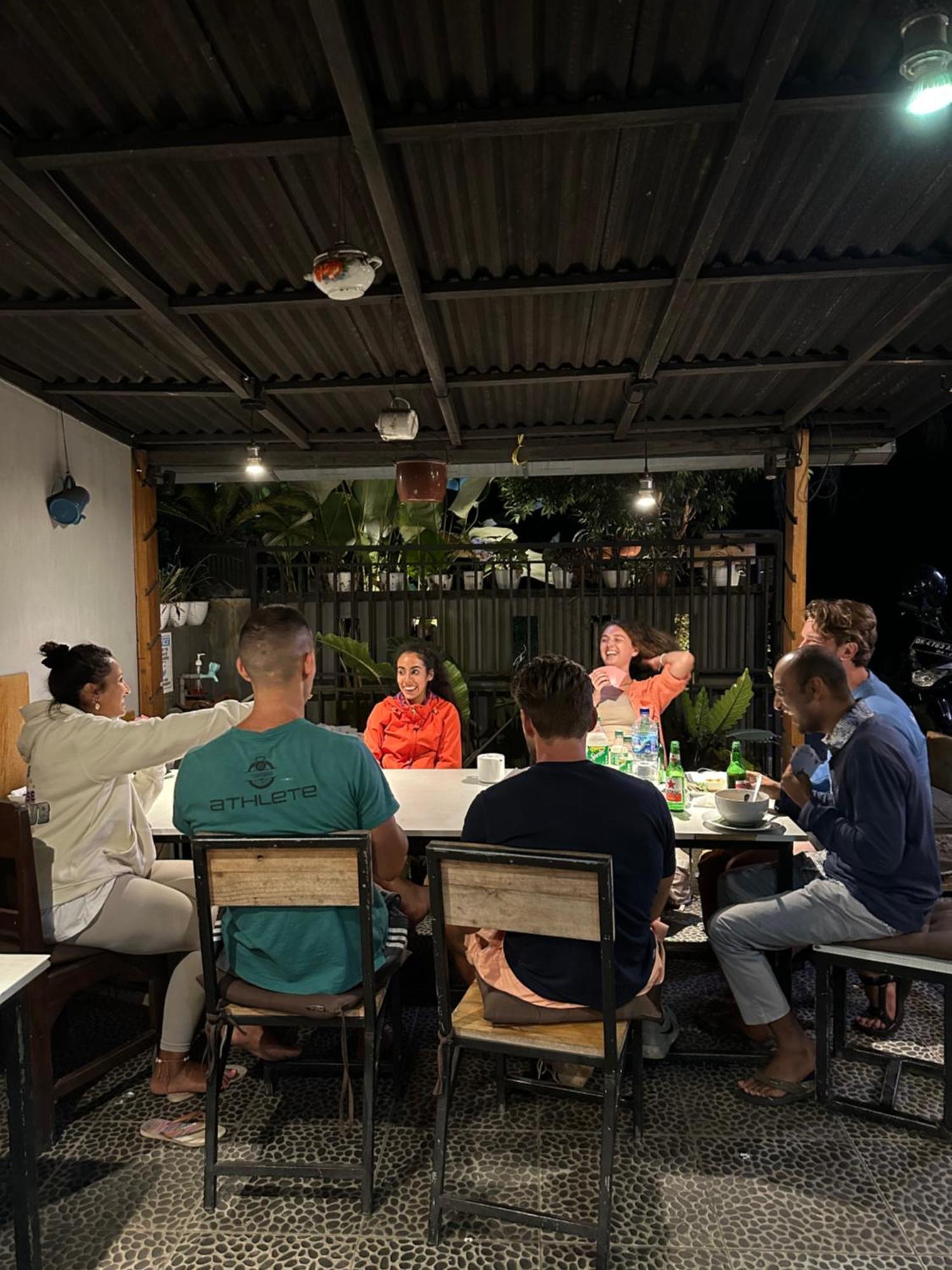 Dong Paloh Hostel Munduk Eksteriør billede