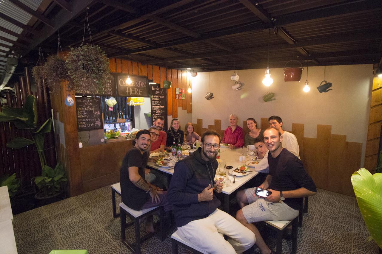 Dong Paloh Hostel Munduk Eksteriør billede